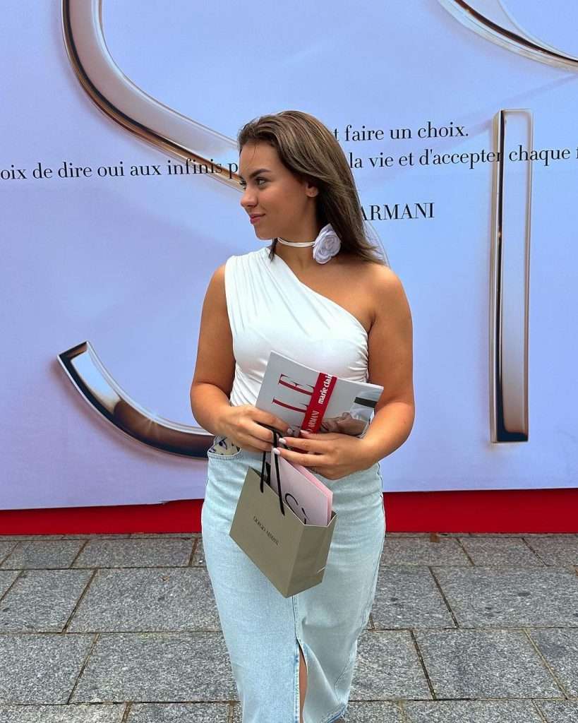 hannah Lindh showcasing timeless elegance with a chic and simple outfit, embodying effortless style | Fashion Blogger
